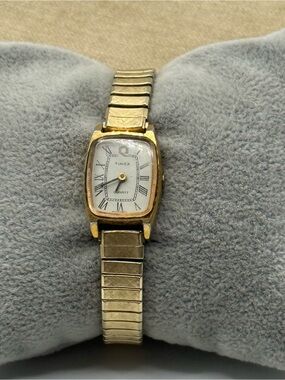 Timex Women's Gold Tone Stretch Bracelet Watch with White Dial